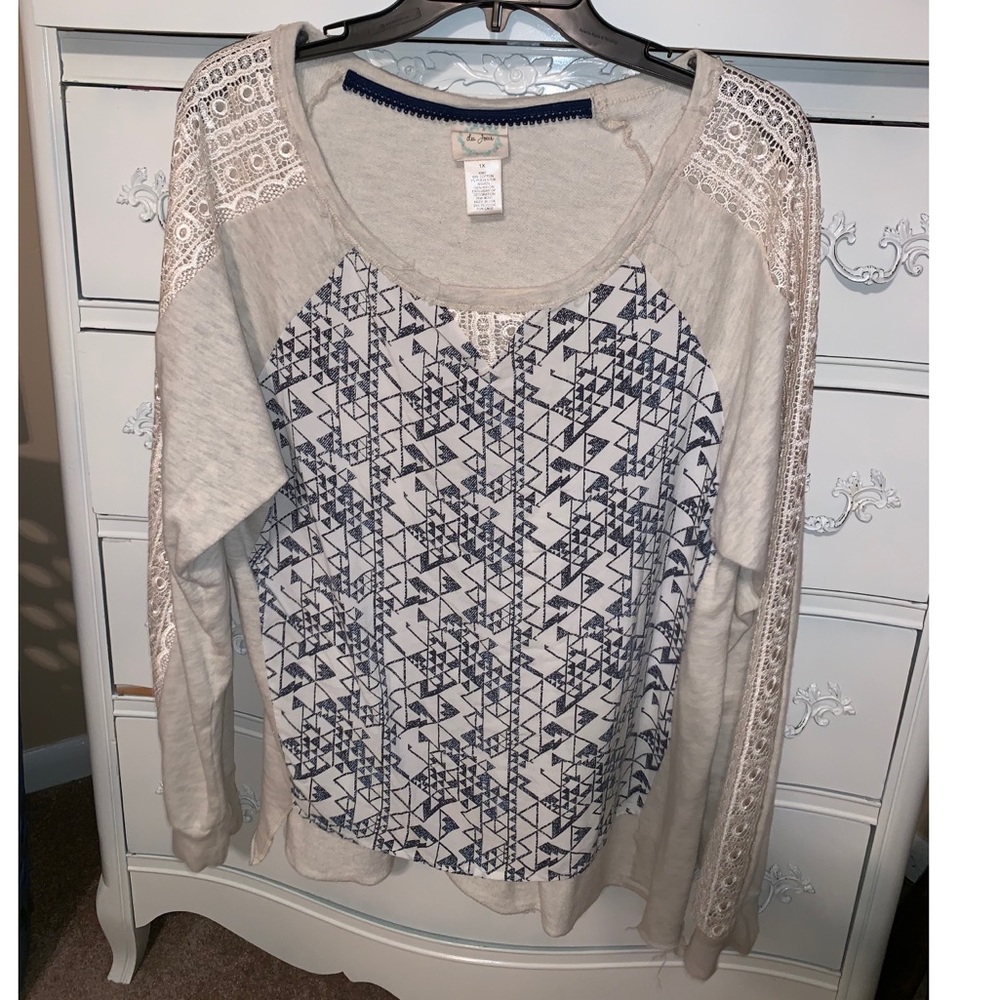 Bella Due Jour High To Low top with lace detail 1X